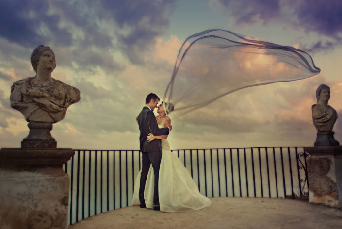 sposa con velo Villa Cimbrone foto Angelo Oliva